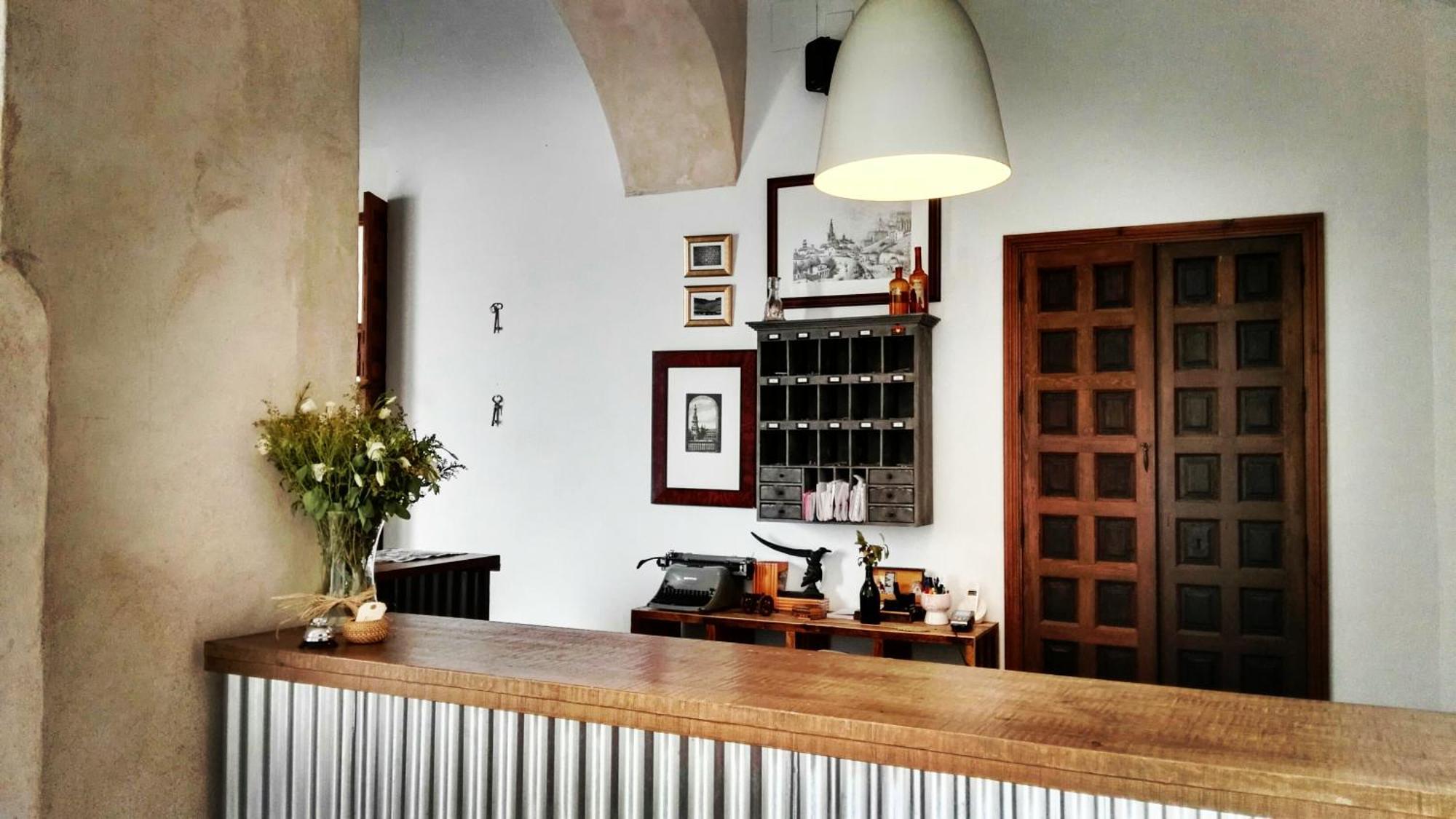 Hostal Cafe Frenteabastos Carmona  Luaran gambar