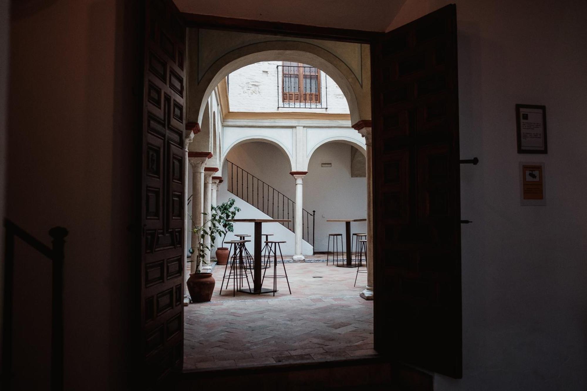 Hostal Cafe Frenteabastos Carmona  Luaran gambar