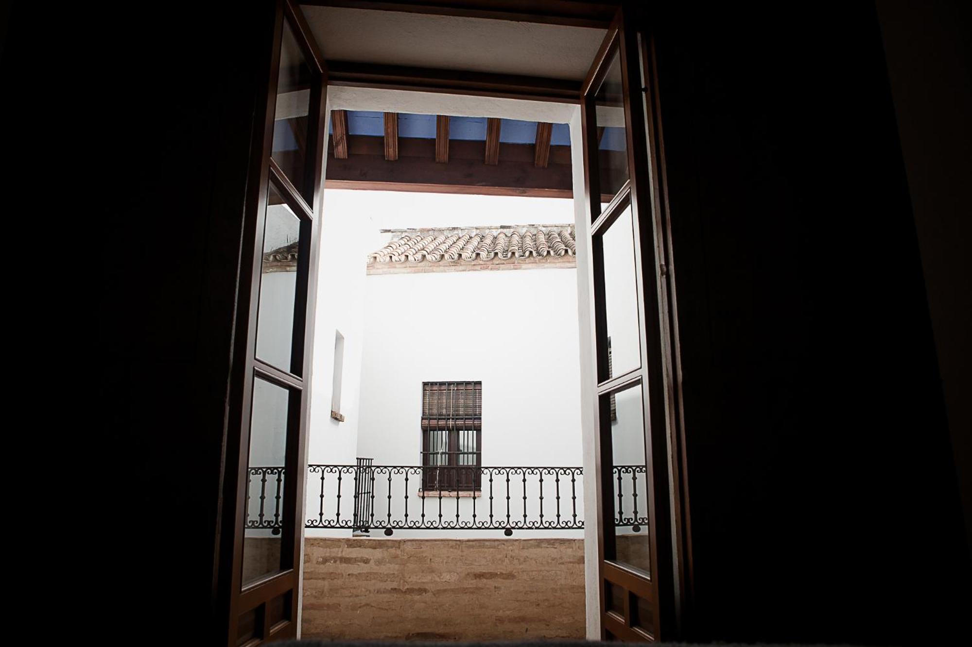 Hostal Cafe Frenteabastos Carmona  Luaran gambar