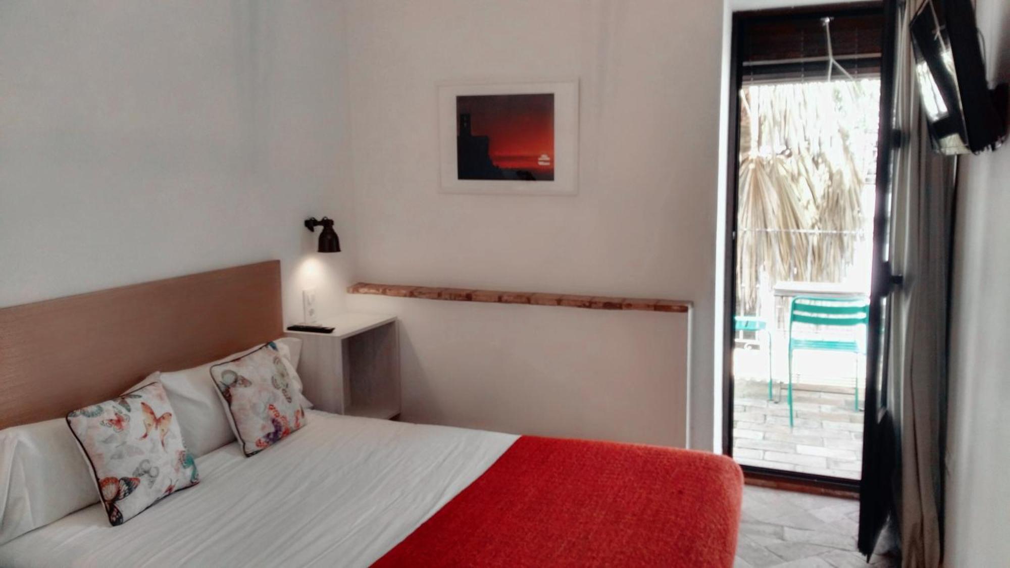 Hostal Cafe Frenteabastos Carmona  Luaran gambar