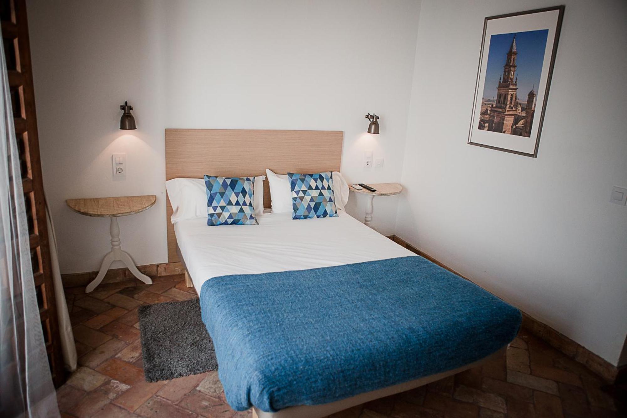 Hostal Cafe Frenteabastos Carmona  Luaran gambar