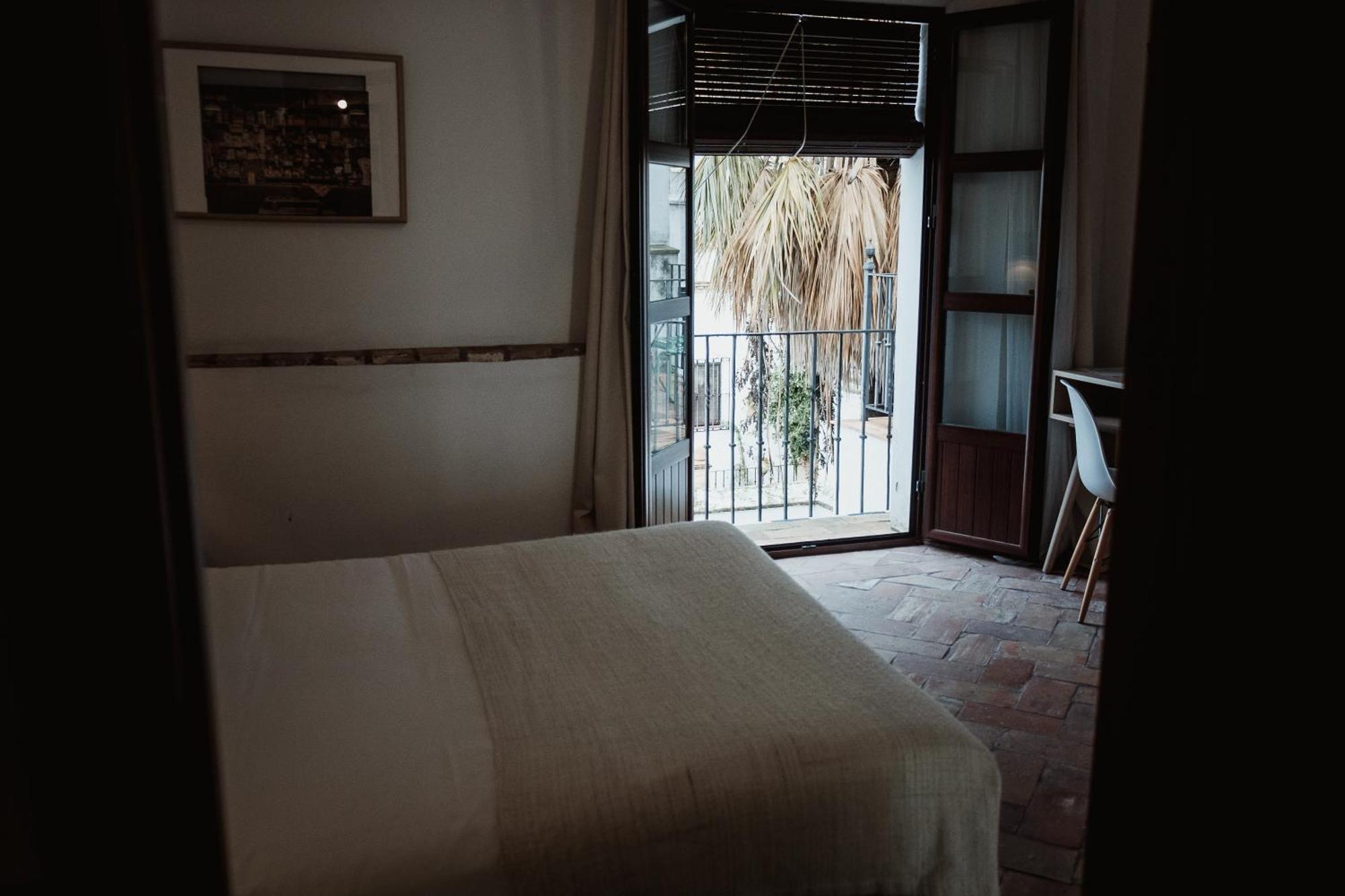 Hostal Cafe Frenteabastos Carmona  Luaran gambar
