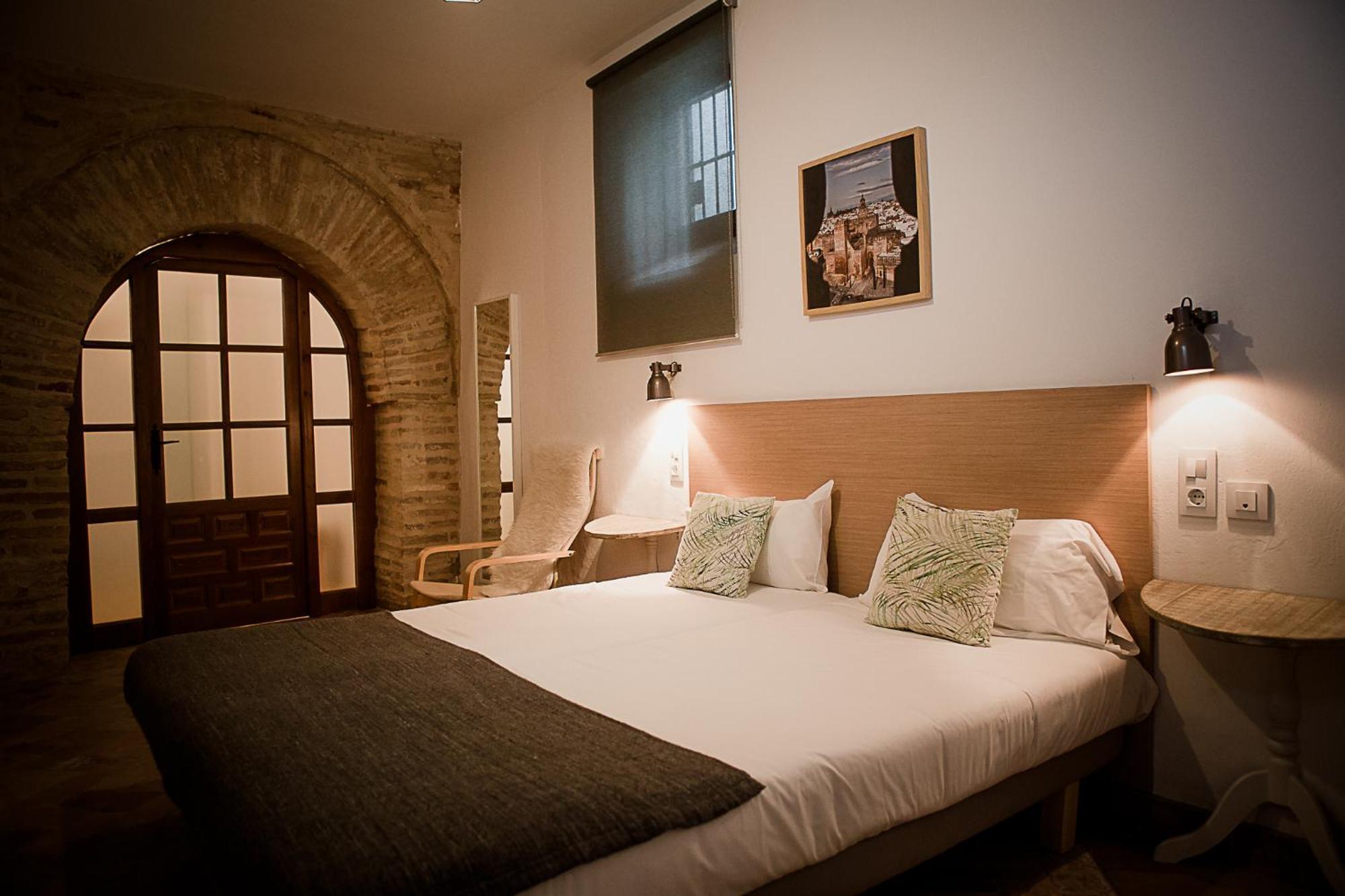 Hostal Cafe Frenteabastos Carmona  Luaran gambar
